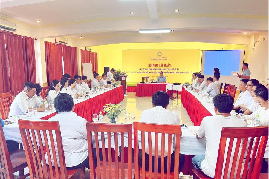 TAND huyện Bình Chánh tổ chức rút kinh nghiệm giải quyết vụ án dân sự