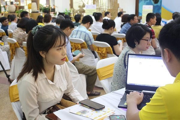 Cấp đổi giấy phép lái xe trực tuyến cho người dân qua dịch vụ bưu chính công ích