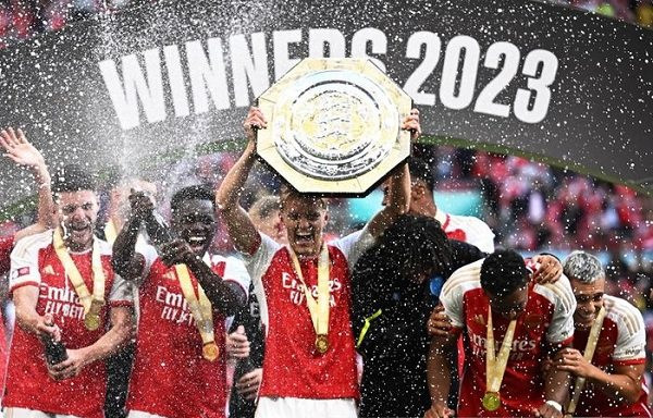Để gỡ hòa phút cuối, Mancity mất Siêu cúp nước Anh vào tay Arsenal