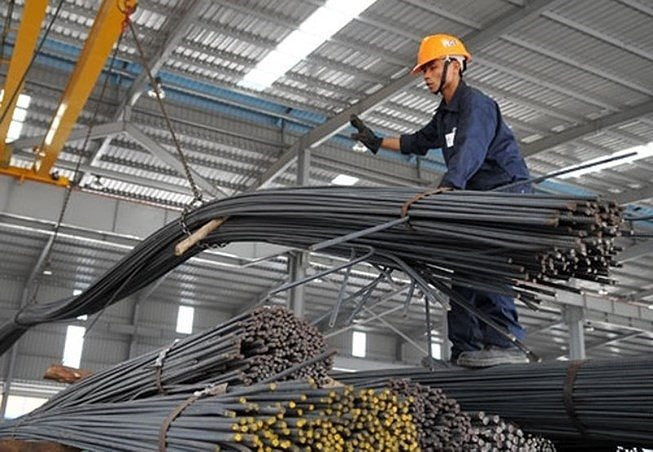 Giá thép giảm sâu nhất trong vòng 3 năm qua