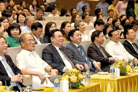 Chủ tịch Quốc hội Vương Đình Huệ dự Chương trình nghệ thuật đặc biệt “Nắng Ba Đình”