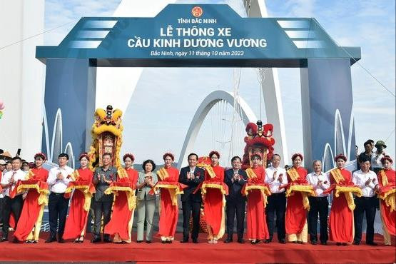 Khánh thành cầu vòm thép cao nhất Việt Nam