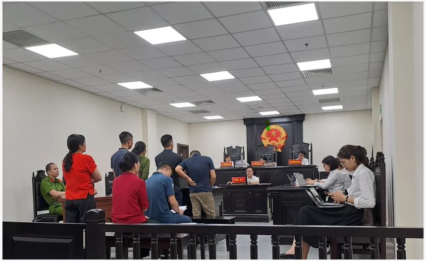 Xét xử hai cựu cán bộ công an về tội "Cho vay lãi nặng" và "Tổ chức đánh bạc"