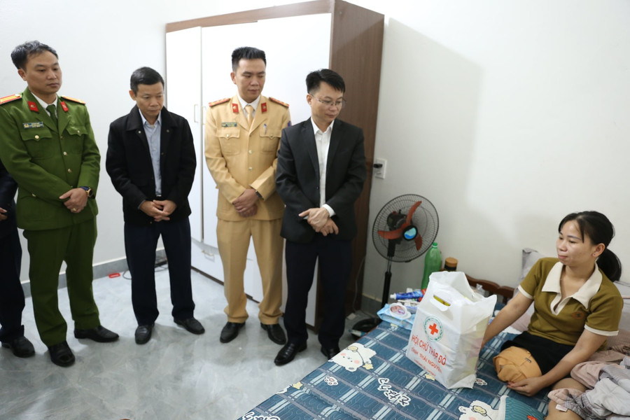 “Chúng tôi không thể nào cầm được nước mắt...”