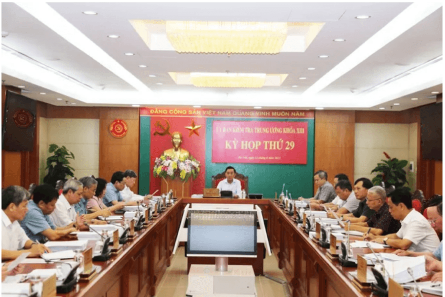 Những cán bộ bị Trung ương kỷ luật: Bon chen hơn buông bỏ?!