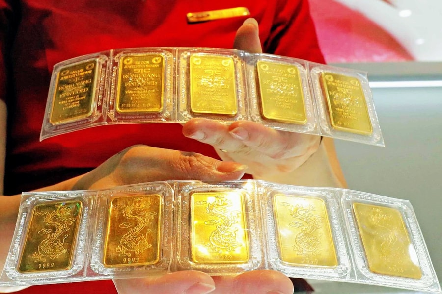 Giá vàng SJC lao dốc 'bốc hơi" tới 400.000 đồng mỗi lượng