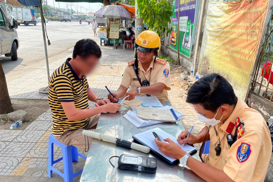 Tăng cường kiểm soát, đảm bảo an toàn giao thông tuyến Quốc lộ 1