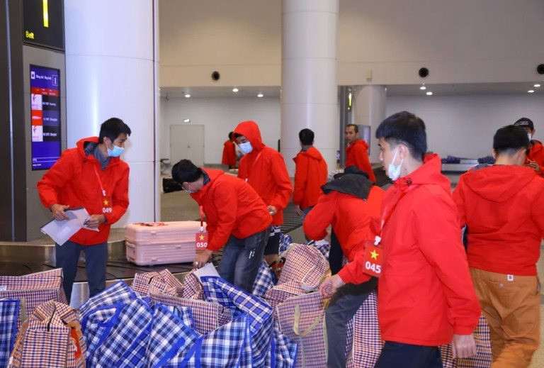 338 công dân từ Myanmar về nước an toàn