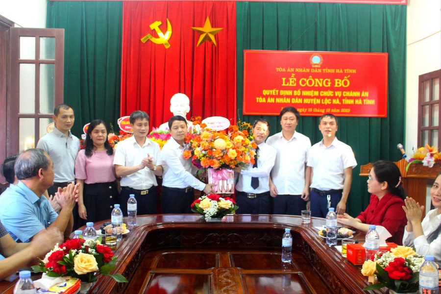 Hà Tĩnh: Trao quyết định bổ nhiệm Chánh án TAND huyện Lộc Hà