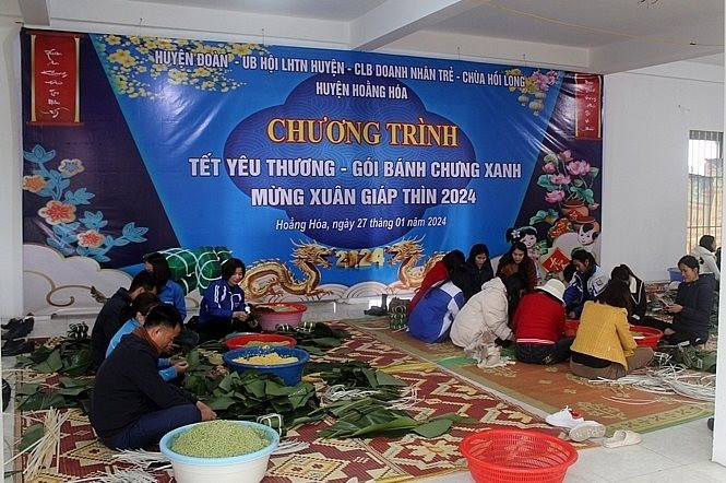 Ấm áp “Tết yêu thương - gói bánh chưng xanh mừng Xuân Giáp Thìn 2024”