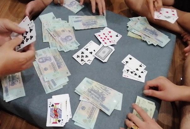 Che giấu việc đánh bạc có bị phạt không?