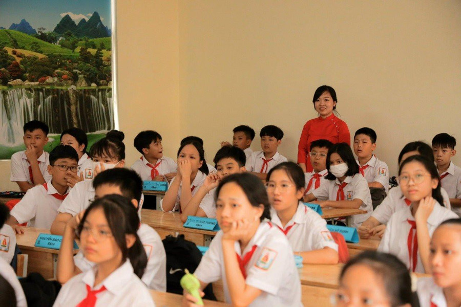 Học sinh nhiều địa phương trở lại trường sau kỳ nghỉ Tết Nguyên đán 2024