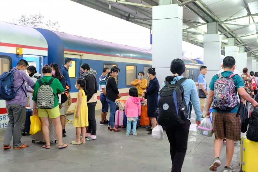 Ngành đường sắt chạy thêm tàu phục vụ nhu cầu đi lại sau Tết