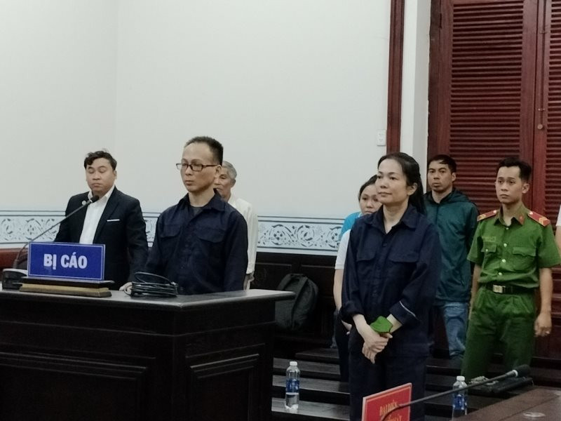“Rút ruột” gần 13 tỷ đồng, phó giám đốc lãnh án chung thân
