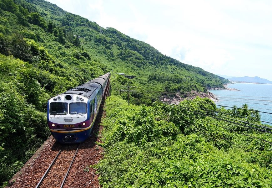 Đoàn tàu “Kết nối di sản miền Trung” giữa Huế và Đà Nẵng chính thức khai trương
