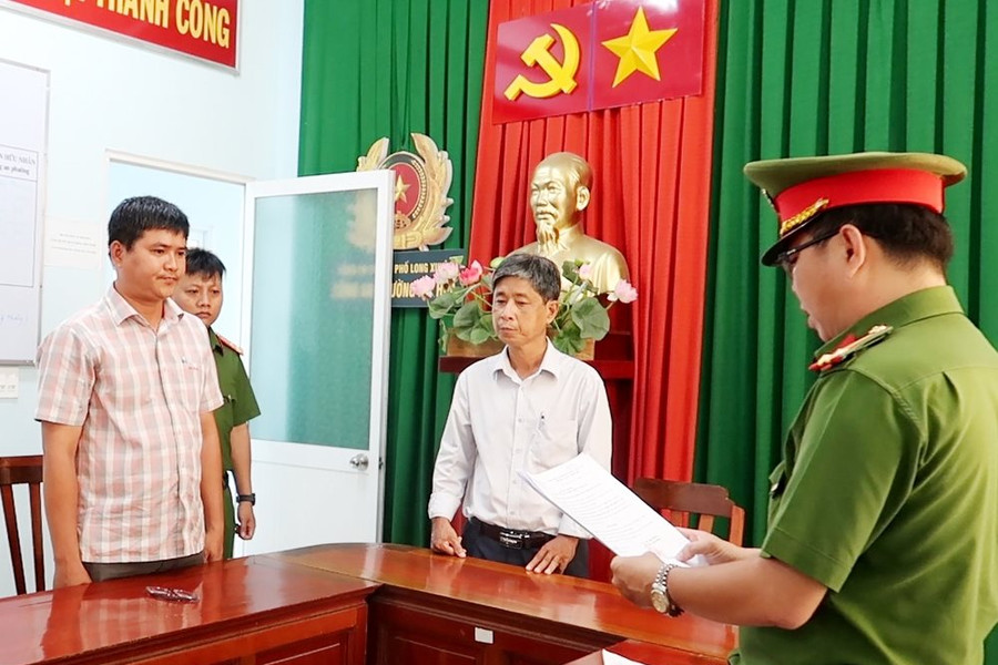 Tạm giam nhóm cán bộ cấp sai 5 thửa đất ở