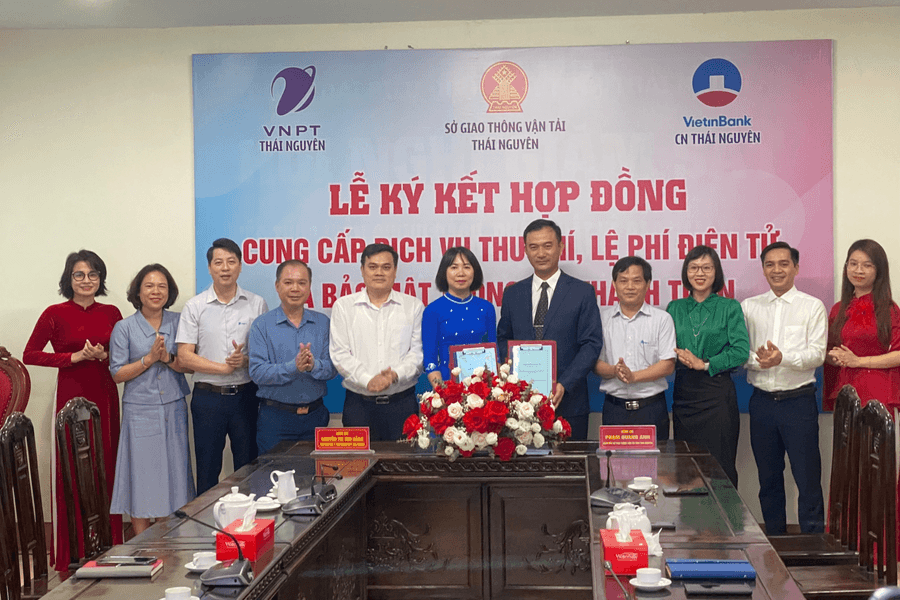 Sở GTVT Thái Nguyên ký hợp đồng thu phí, lệ phí điện tử