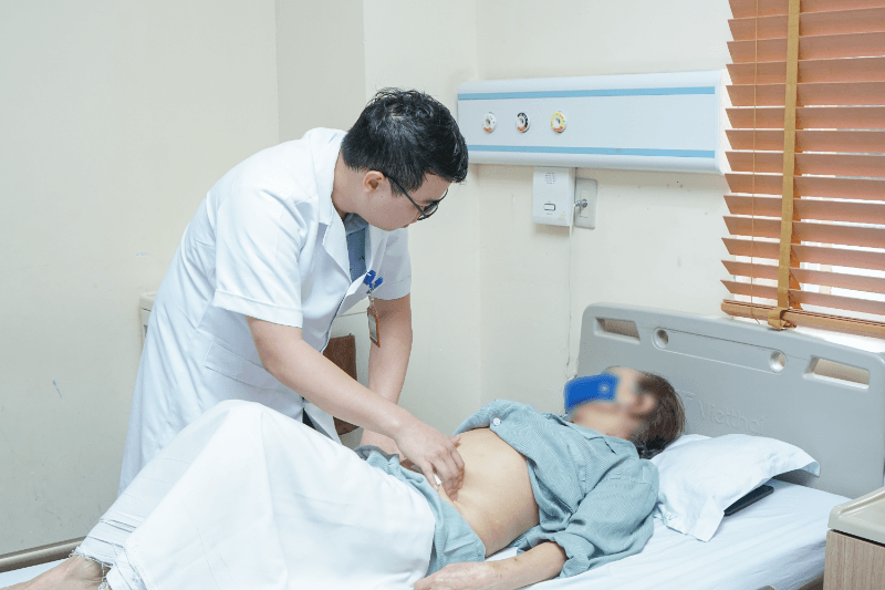 Người phụ nữ có hai bàng quang hiếm gặp ở Hà Nội