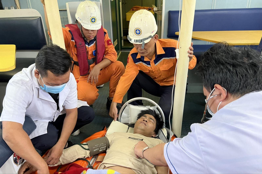 Trung tâm Phối hợp tìm kiếm, cứu nạn hàng hải Việt Nam liên tiếp cứu ngư dân gặp nạn trên biển