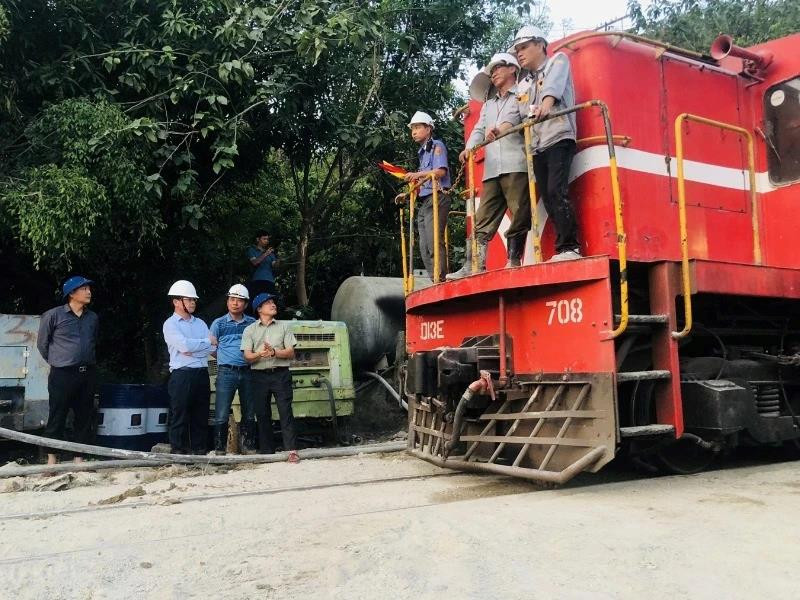 Chính thức thông tàu qua hầm Bãi Gió từ chiều 21/4