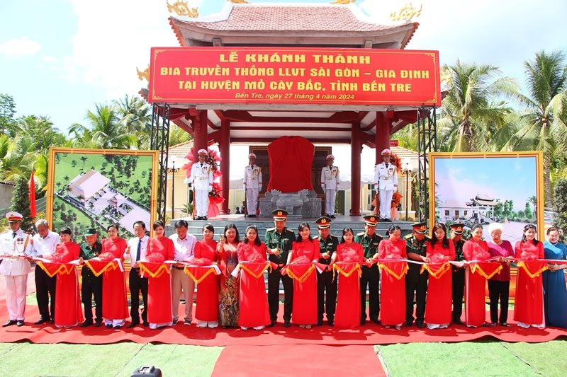 Khánh thành Bia truyền thống lực lượng vũ trang Sài Gòn - Gia Định