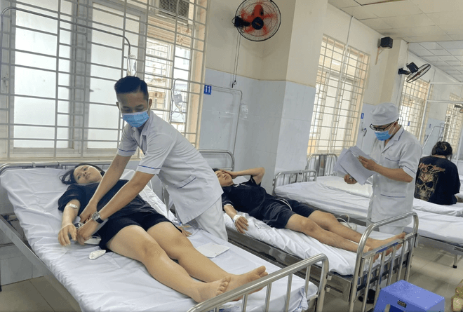 Bộ Y tế: Đình chỉ cơ sở bánh mỳ nghi gây ngộ độc ở Đồng Nai