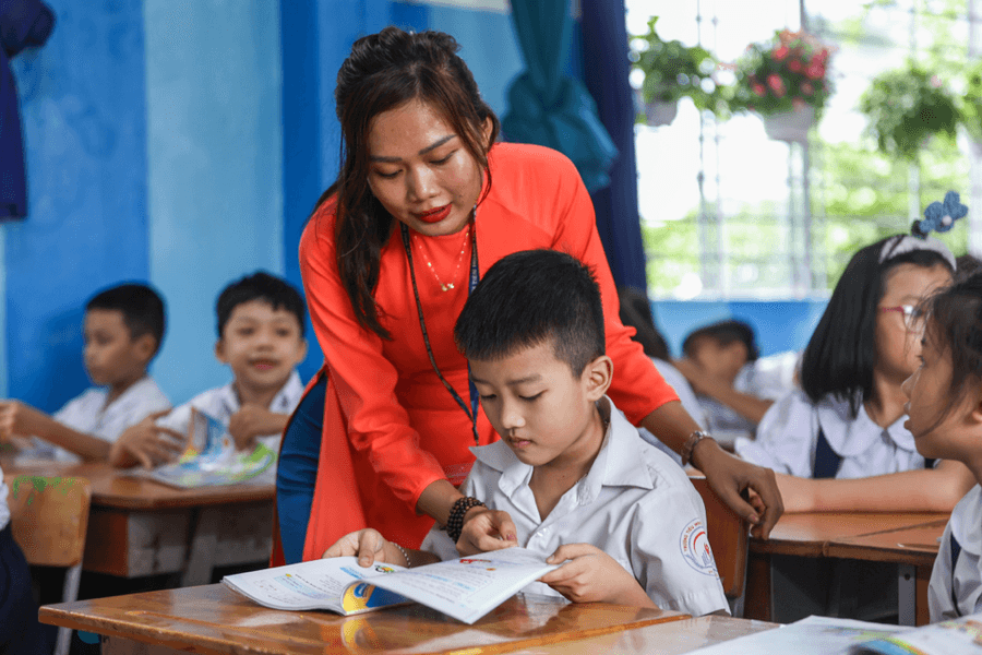 Trong 10 tháng, hơn 7.000 giáo viên nghỉ việc