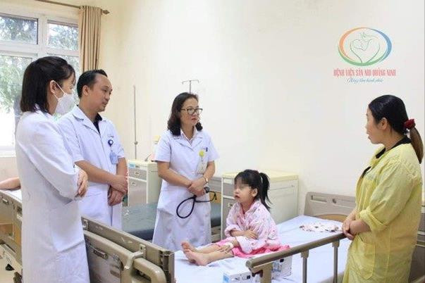 Quảng Ninh: Bé gái bị tổn thương sâu đường tiêu hóa do ăn nhầm hóa chất thí nghiệm
