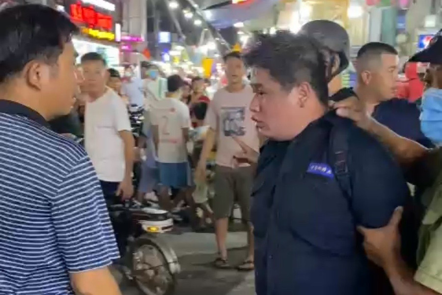 Sau màn truy đuổi, kẻ cướp giật gây tai nạn liên hoàn