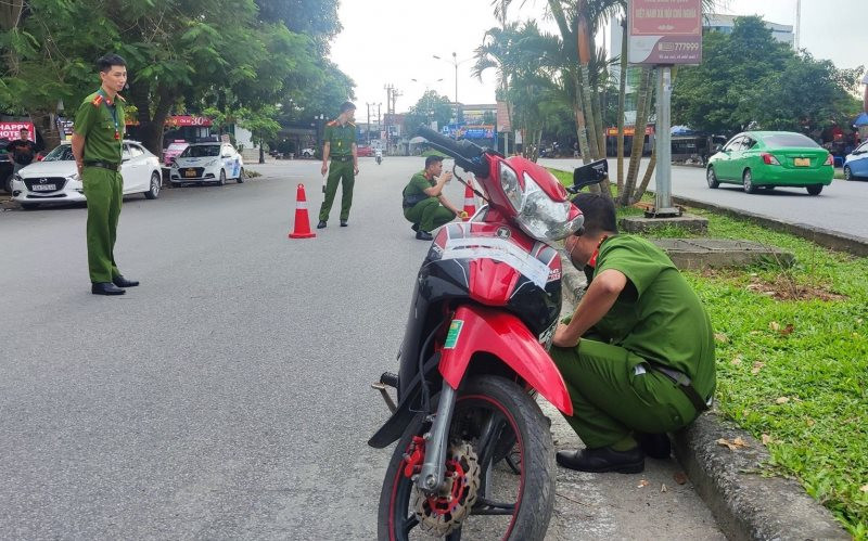 Cho tiền cháu mua xe máy, bà ngoại bị khởi tố