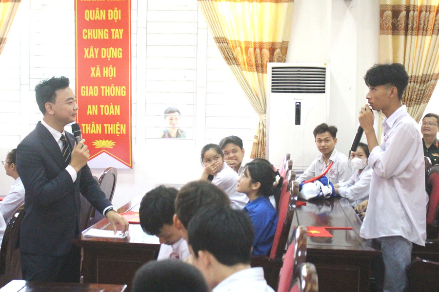 Tổ chức phiên tòa giả định tuyên truyền pháp luật về an toàn giao thông