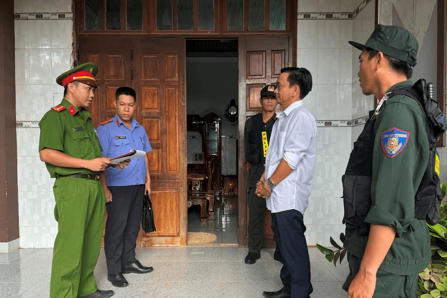 Thêm 2 cán bộ xã xộ khám do "đổi tên" kẻ vi phạm