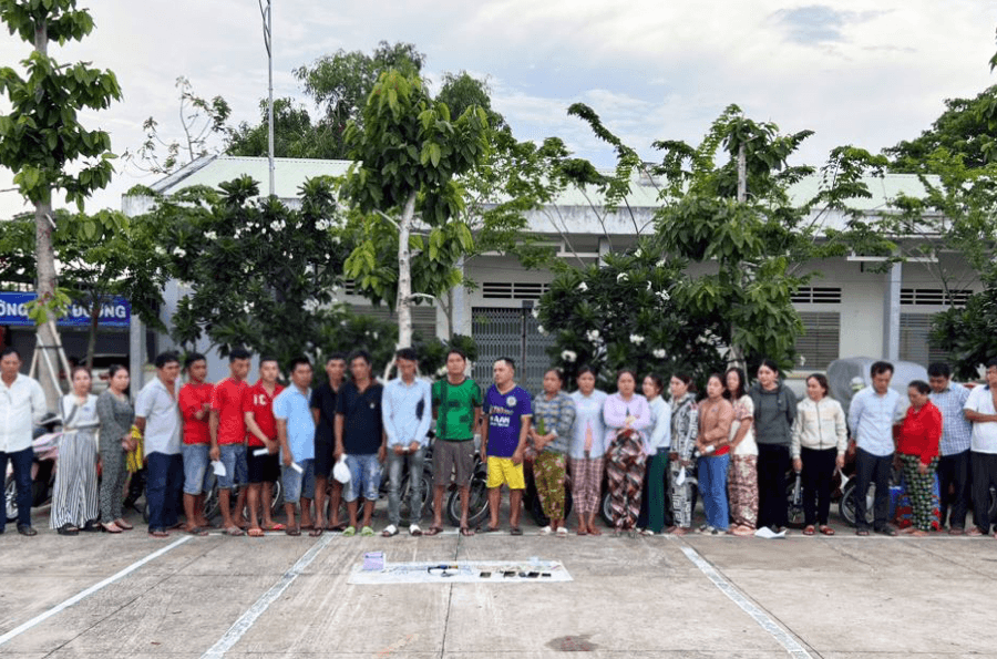 Tạm giữ nhiều đối tượng tổ chức và đánh bạc ăn tiền