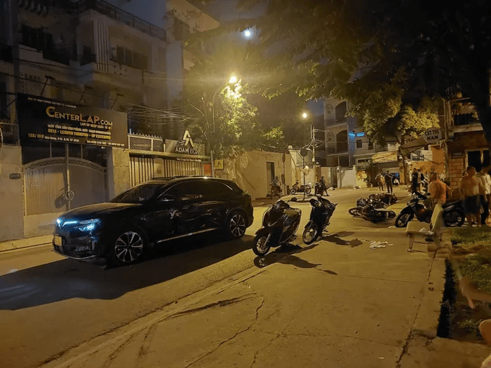 Nữ tài xế taxi công nghệ tông hàng loạt xe máy, khiến nhiều người bị thương