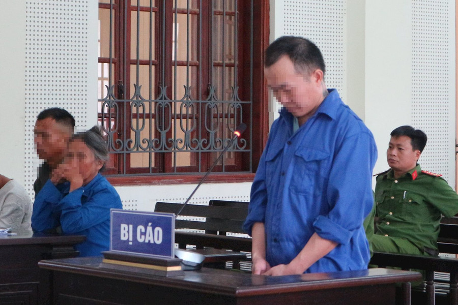 Kết tội ông bố bắn chết người tàn tật vì đánh con trai