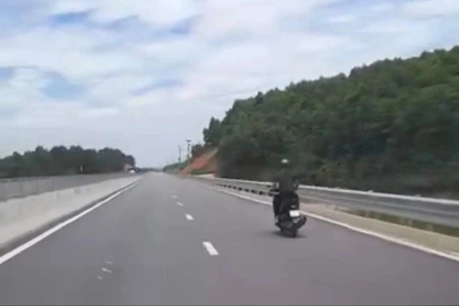 Lái xe máy đi vào cao tốc, nam thanh niên nói “không biết đường”