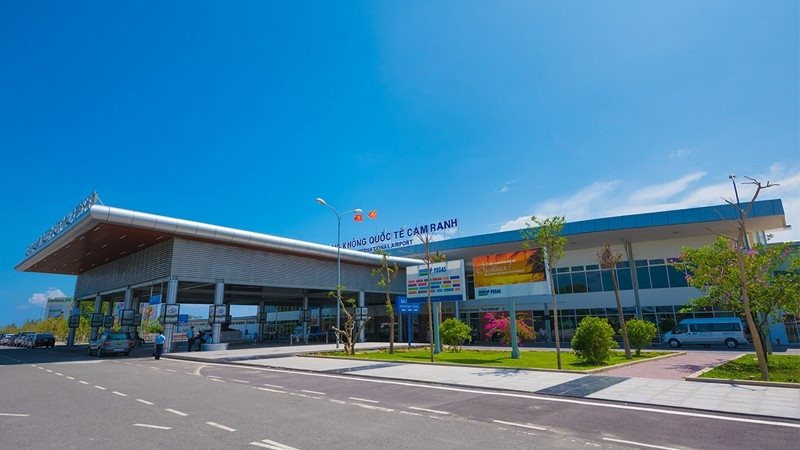 Điều tra nữ hải quan Sân bay Cam Ranh nhận hối lộ