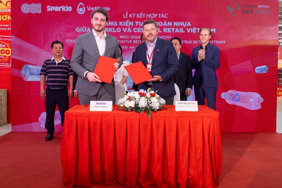 Central Retail - Sparklo "bắt tay" hướng đến lối sống xanh không rác thải