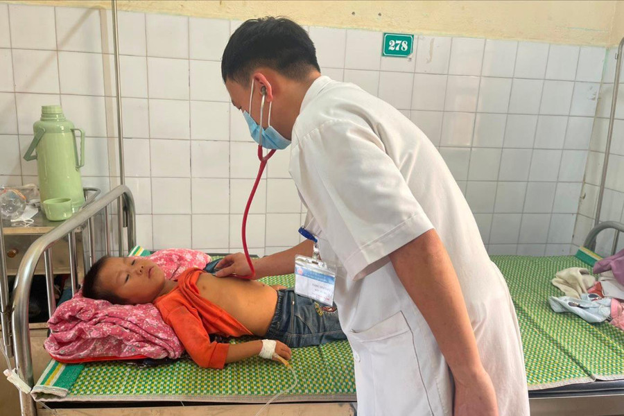 Lào Cai: Phát hiện 11 trường hợp học sinh nghi mắc viêm gan virus A