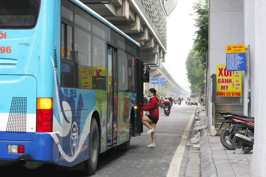 Gần 170 triệu khách đi xe buýt 5 tháng đầu năm ở Hà Nội