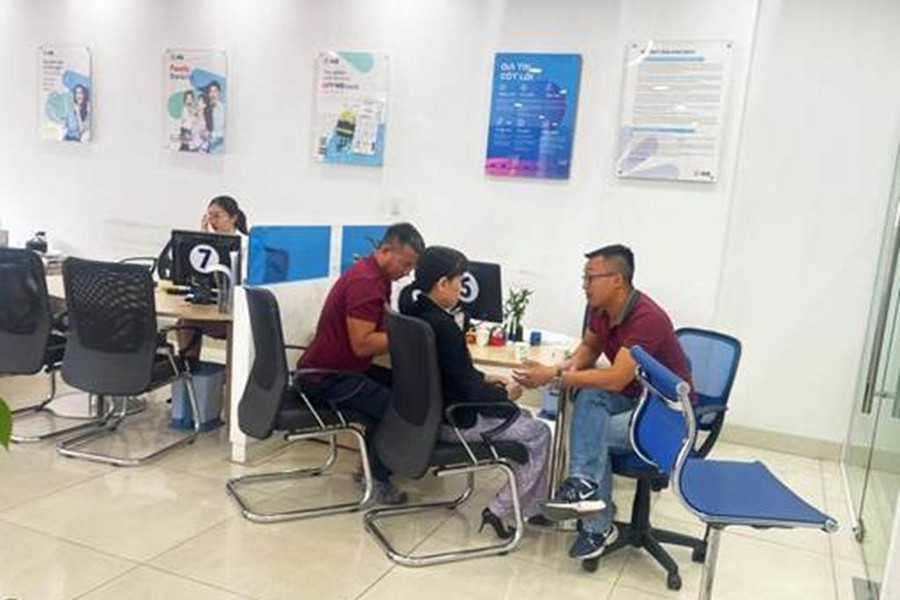 Tất toán với nhà băng vì "bạn trai" online