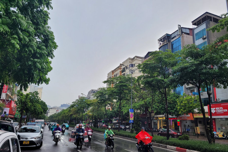 Tham gia giao thông mùa mưa bão cần lưu ý