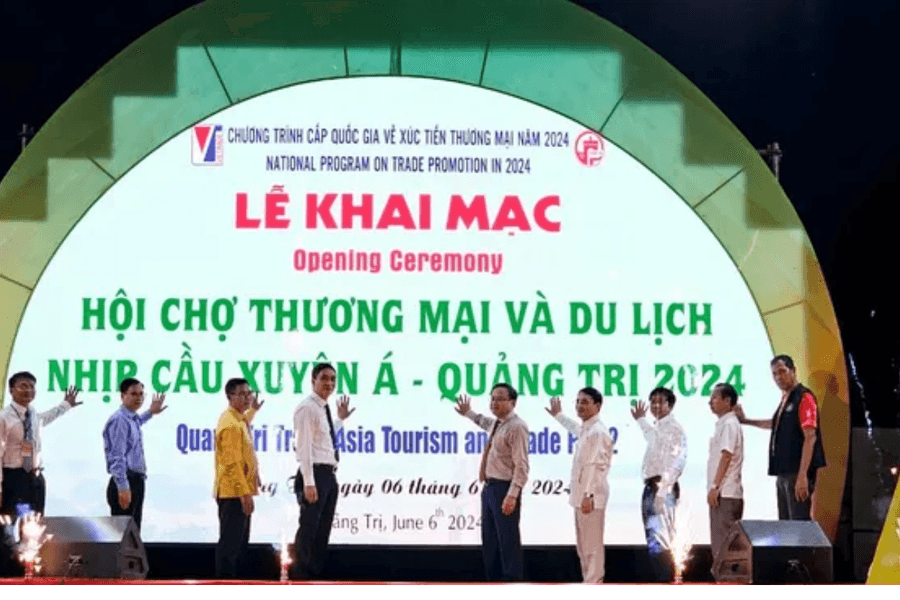 Khai mạc Hội chợ Thương mại và Du lịch - Nhịp cầu Xuyên Á - Quảng Trị