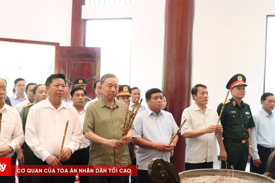 Chủ tịch nước Tô Lâm dâng hương tại Đền thờ Đại tướng Võ Nguyên Giáp