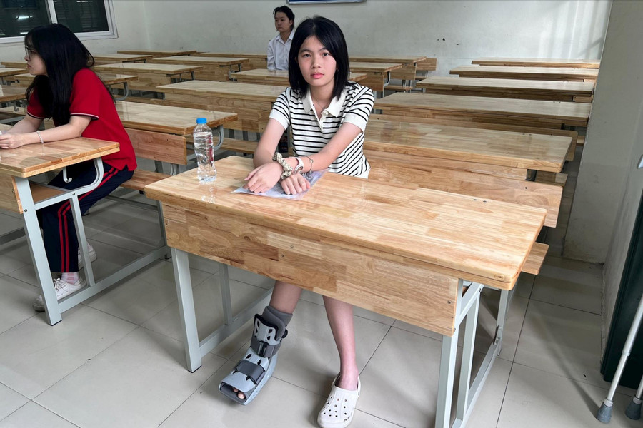 Thi vào lớp 10 Hà Nội: Thí sinh gãy tay, gãy chân được hỗ trợ tối đa