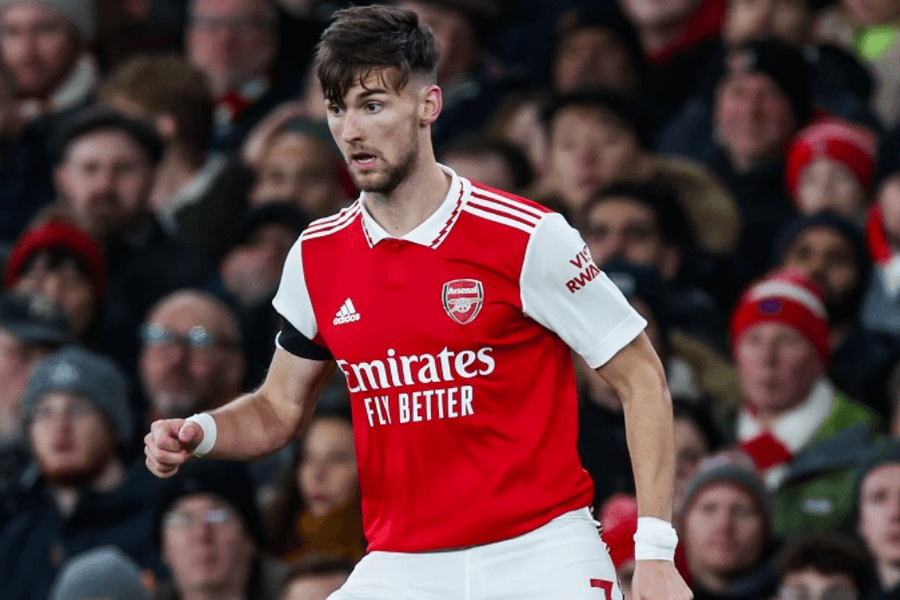 Arsenal bán hậu vệ Kieran Tierney với giá không tưởng