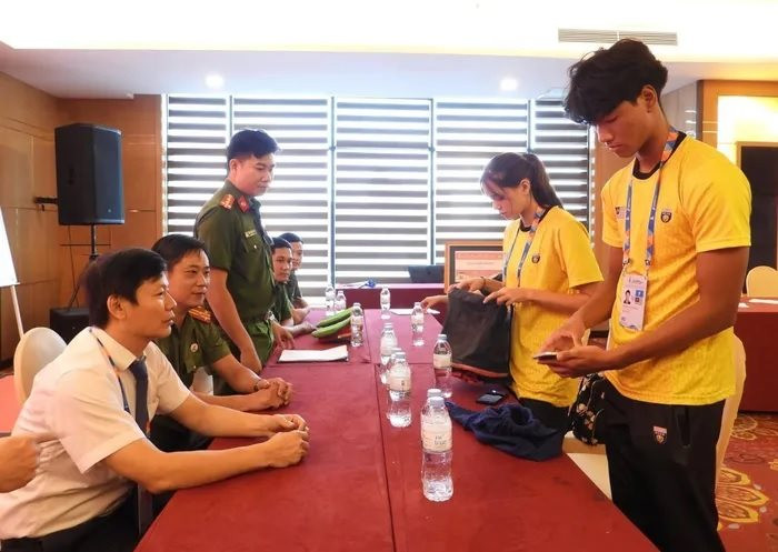 Bắt “nữ đạo chích” sau 6 giờ gây án, trao trả lại tài sản bị trộm cho khách du lịch