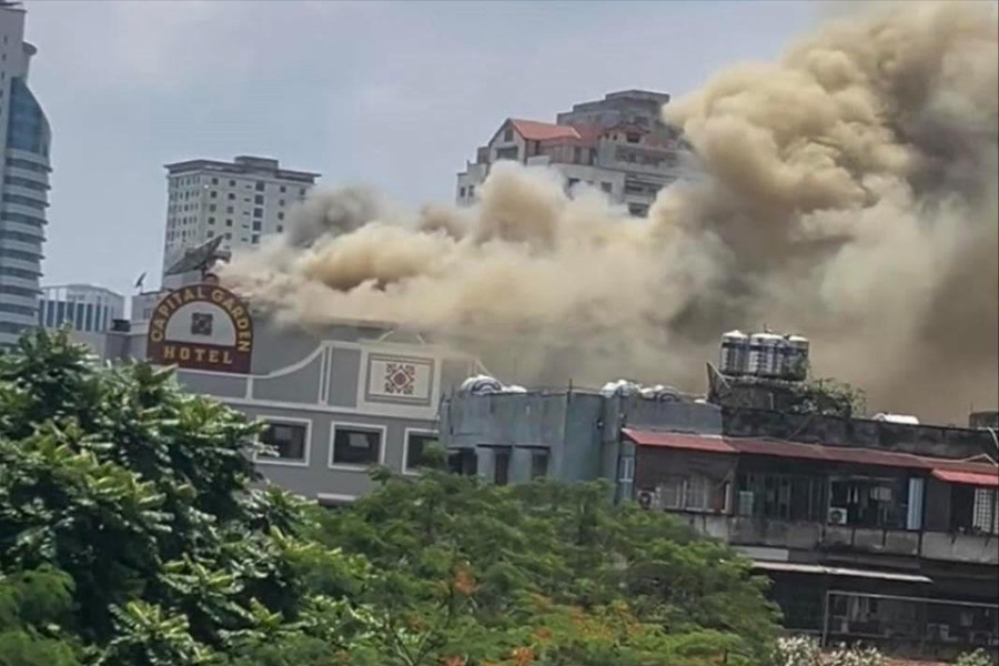Cháy lớn tại khách sạn ở Hà Nội