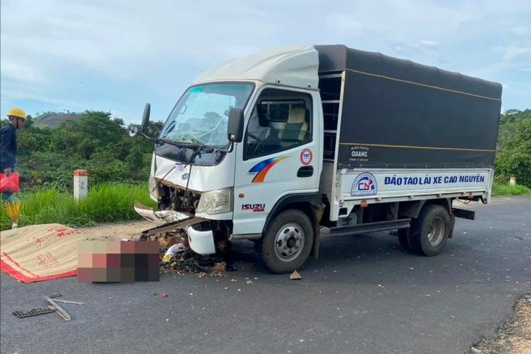 Đắk Nông: Xe tập lái gây tai nạn khiến một người tử vong