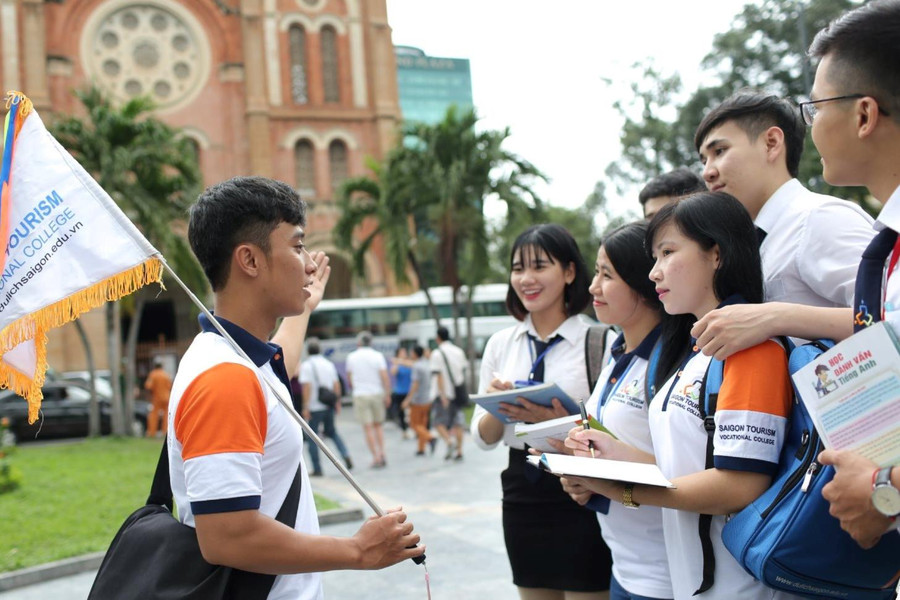 Tiêu chuẩn thành thạo ngoại ngữ của hướng dẫn viên du lịch quốc tế